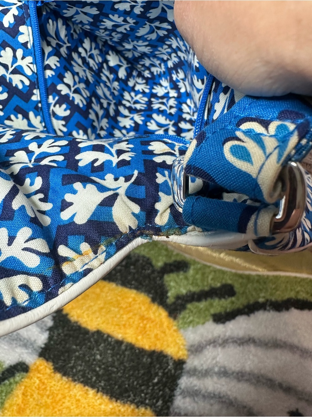 Vera Bradley crossbody bag in Blue Lagoon quilted pattern - Picture 13 of 16